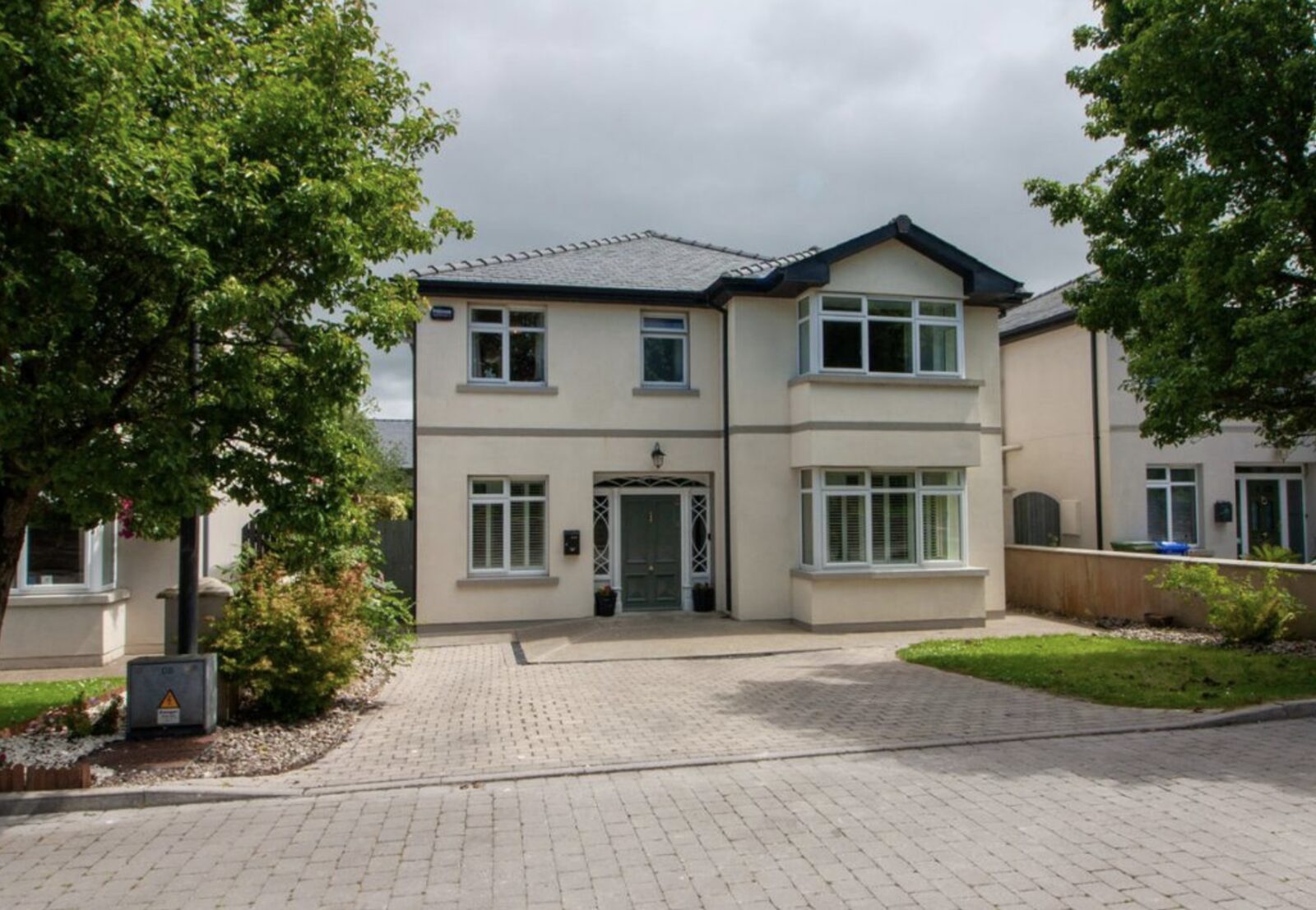 Front exterior and driveway