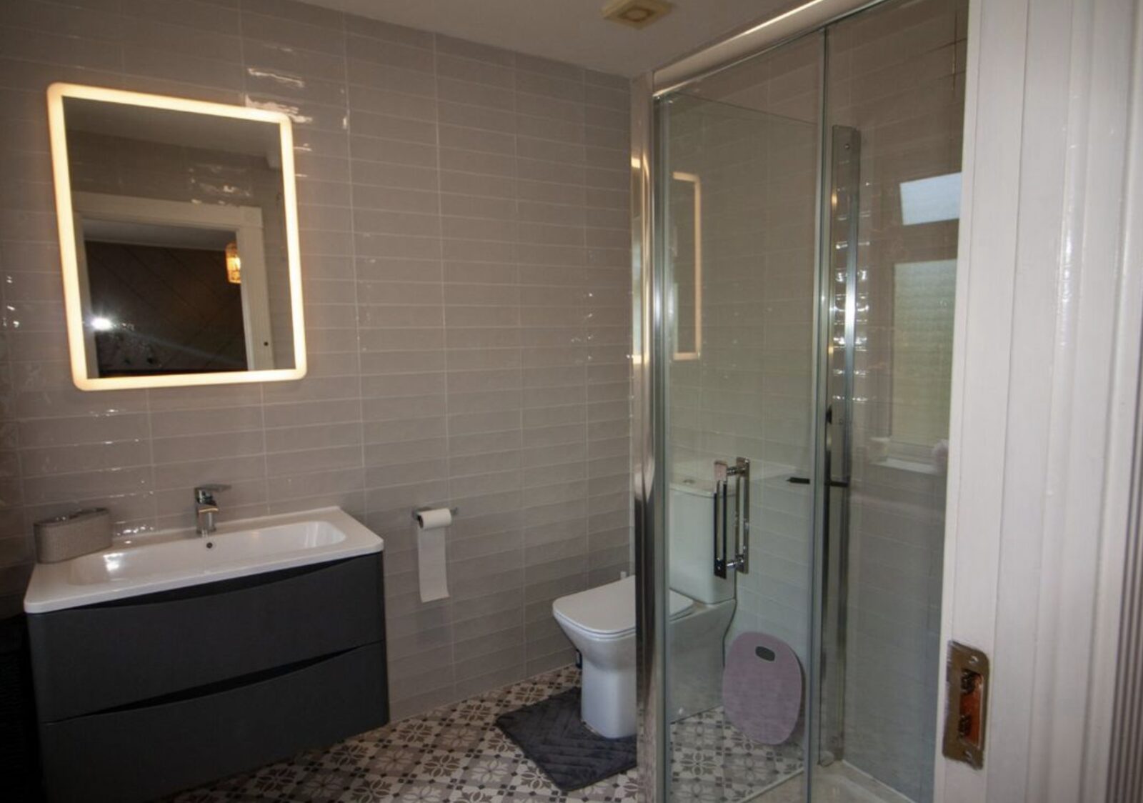 En-suite shower room
