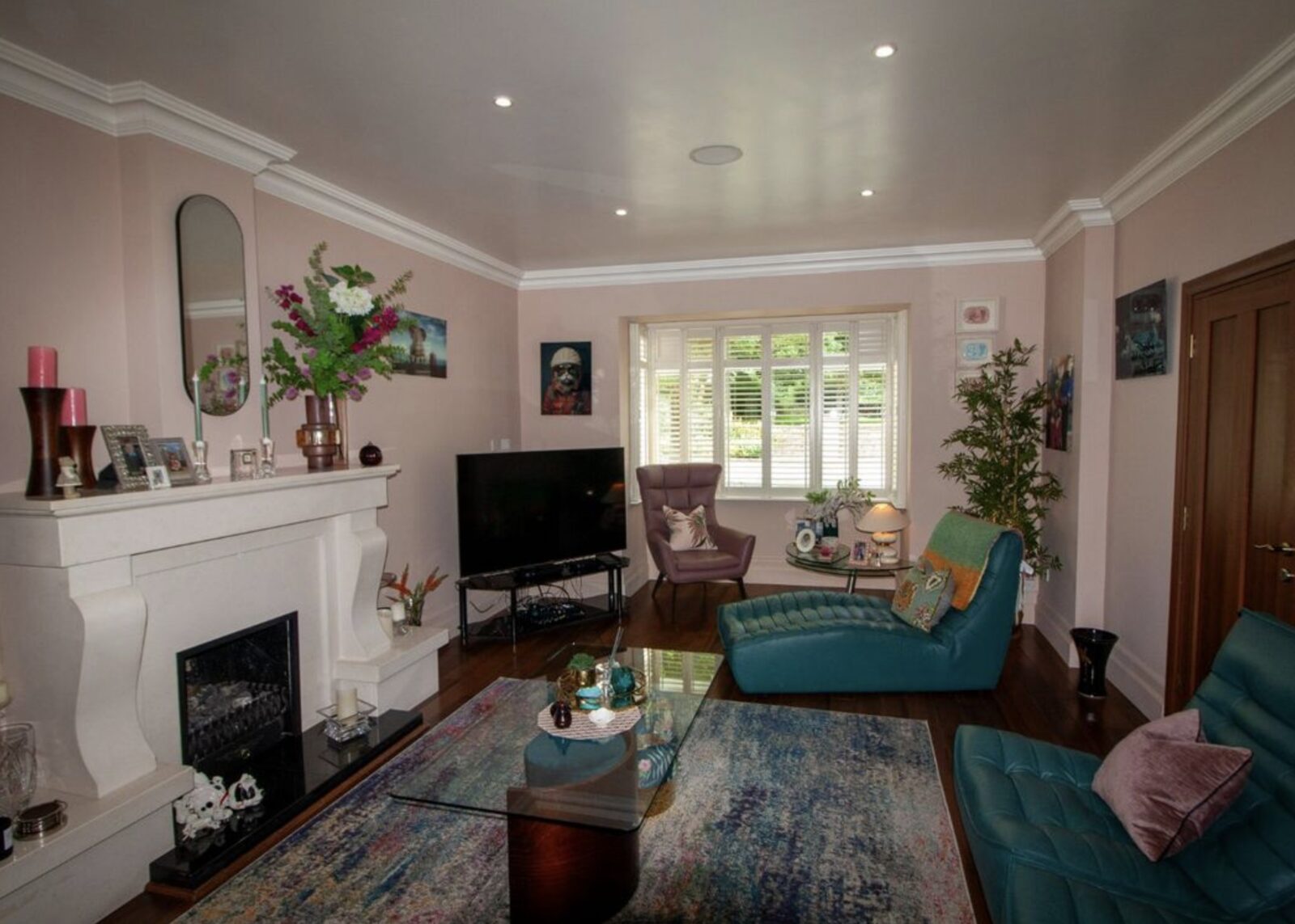 Living room with bay window